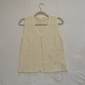 COMMENSE CREAM SWEATER VEST SIZE SMALL